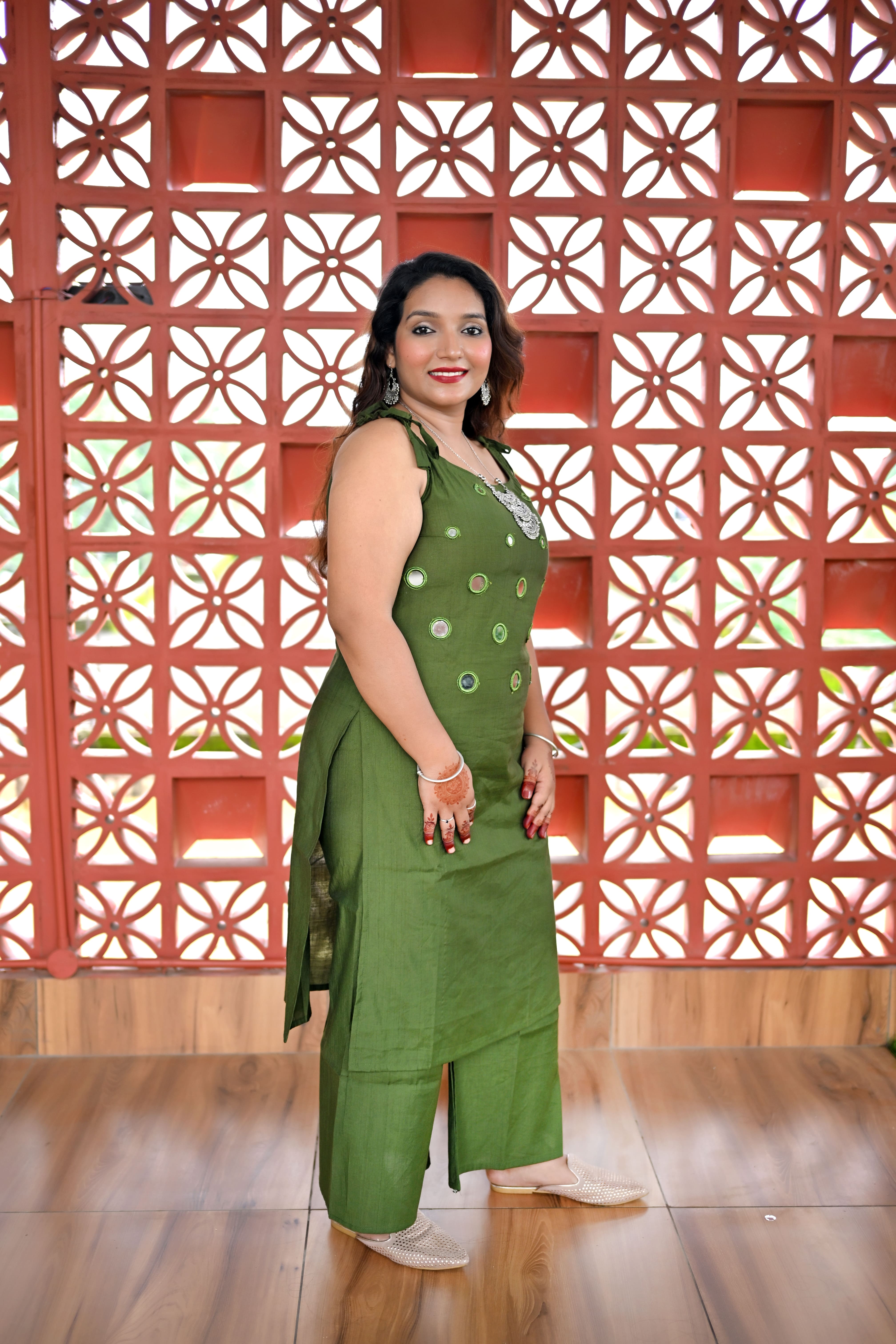 Sleeveless olive green co-ord set